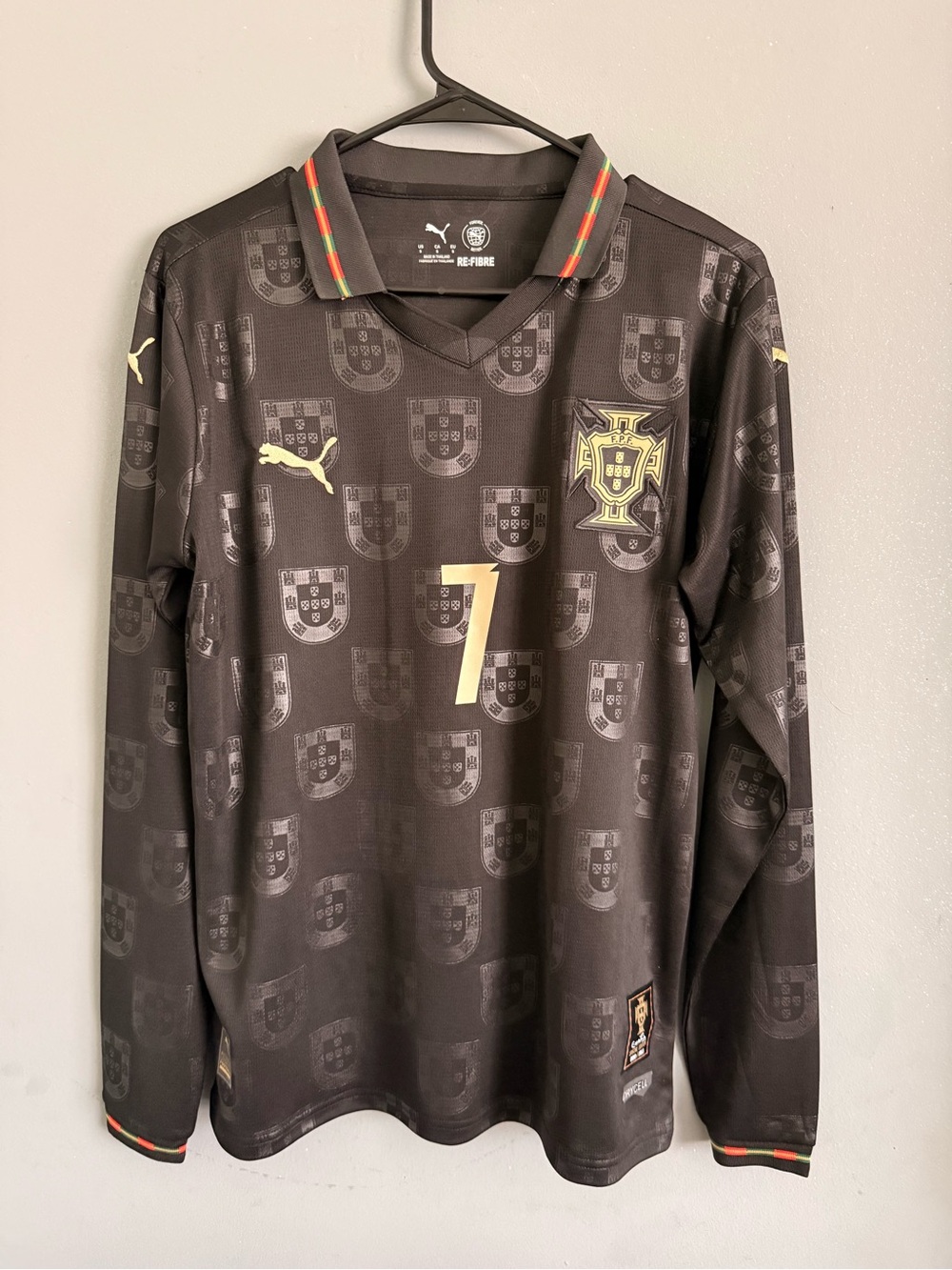 Portugal soccer jersey - Picture 1 of 7